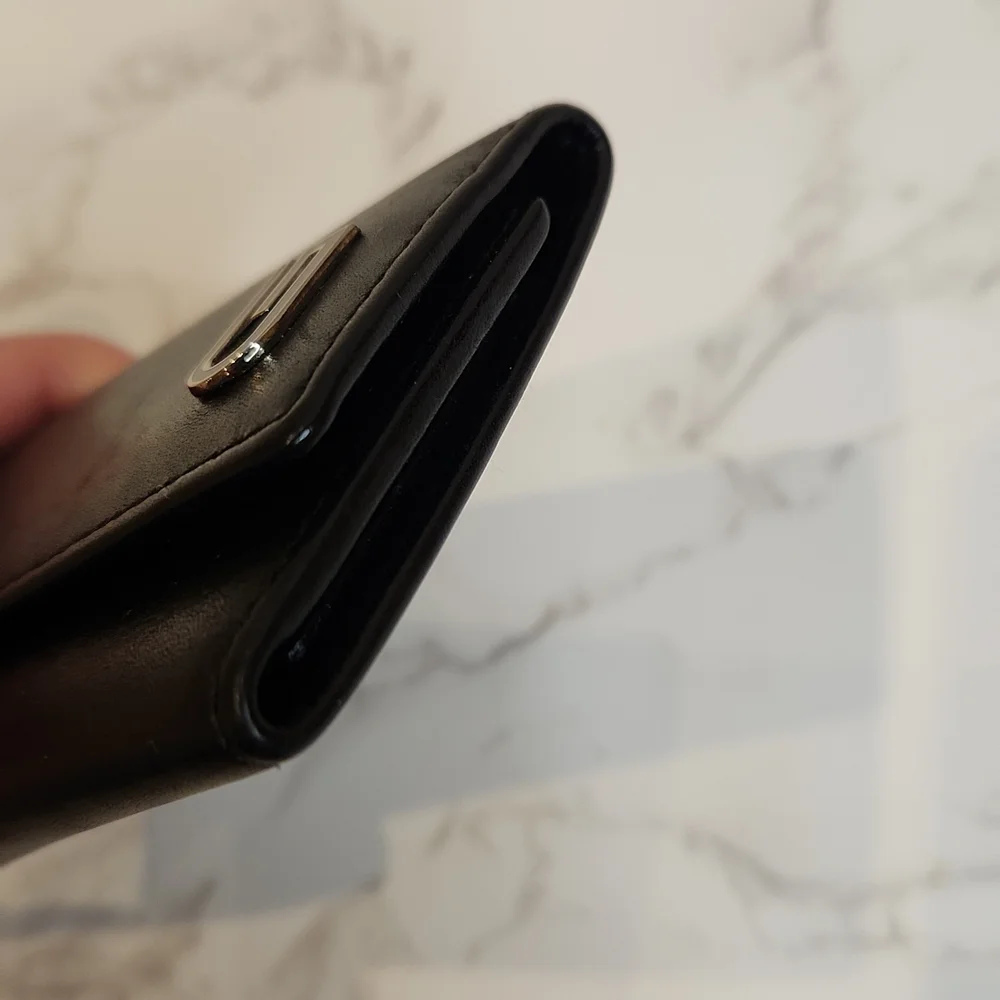 Authentic Gucci 6 Key Case